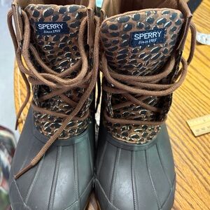 Sperry Duck Boots Women's 5 M Brown Leopard‎ print Waterproof lace up rain/snow